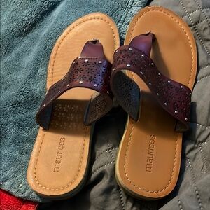 Maurice’s Pryia Laser Cut Flat Sandal size 6